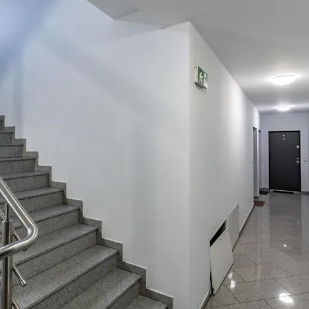 아파트 Janasa Comfort By Bookinghost